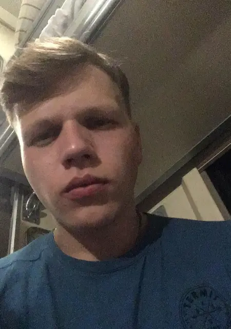 Я Александр, 23, знакомлюсь для приятного времяпровождения в Серпухове