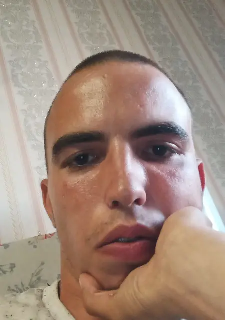 Андрей из Пскова, мне 26, познакомлюсь на одну ночь