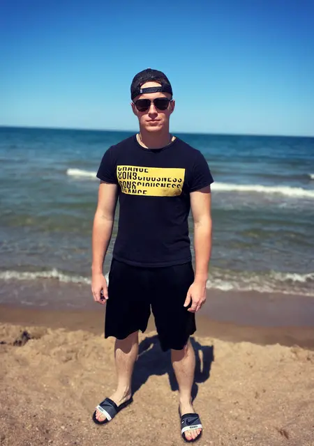 Алексей из Дербента, мне 29, познакомлюсь для приятного времяпровождения