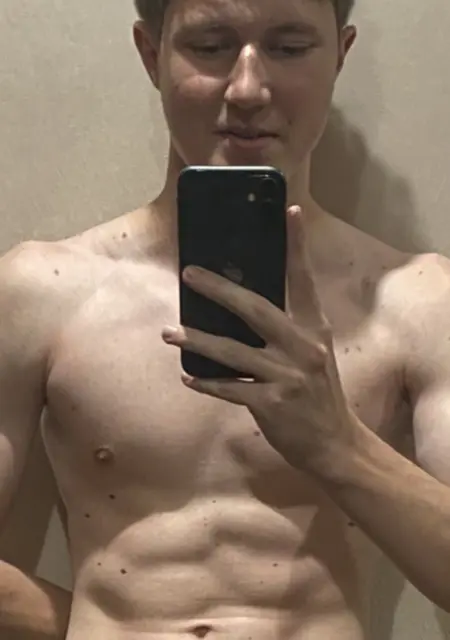 Егор из Южно-Сахалинска, мне 19, познакомлюсь без обязательств