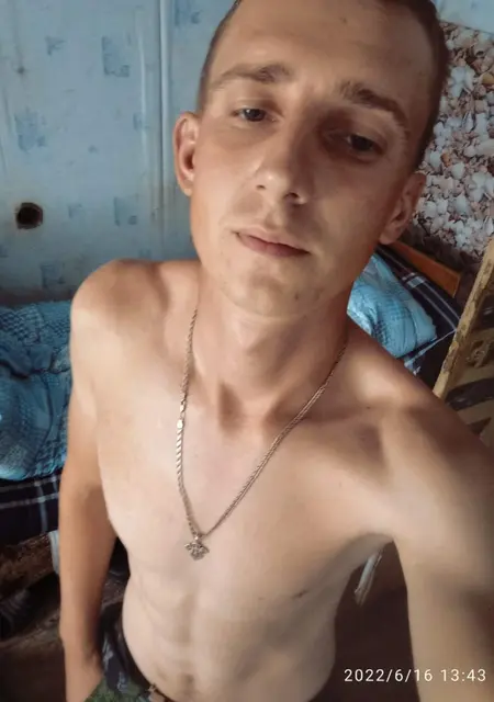 Я Макс, 28, знакомлюсь без обязательств в Новопскове