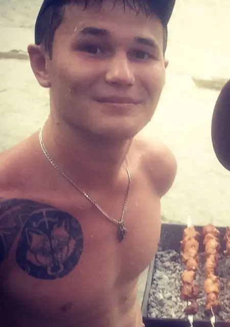 Я Арсентий, 32, знакомлюсь для общения в Керчи