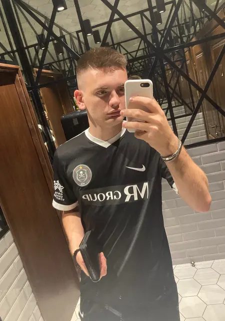 Я Vlad, 21, знакомлюсь без обязательств в Севастополе