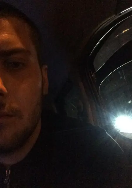 Я Виктор, 26, из Геленджика, ищу знакомства без обязательств