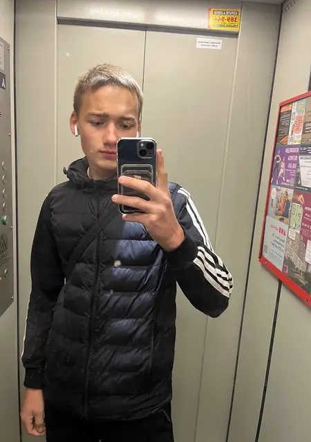 Дмитрий из Брянска, мне 20, познакомлюсь без обязательств