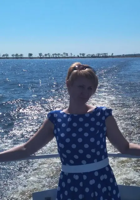 Татьяна из Тольятти, мне 42, познакомлюсь на одну ночь