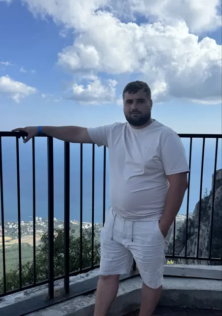 Максим из Москвы, мне 31, познакомлюсь для дружбы