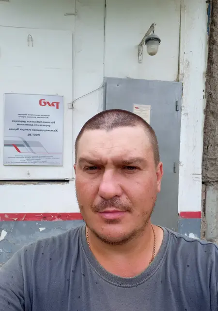 Я Глеб, 43, знакомлюсь для общения в Железногорске-Илимском