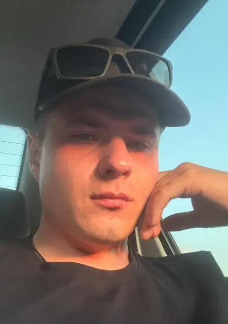 Дима из Новошахтинска, ищу на сайте общение