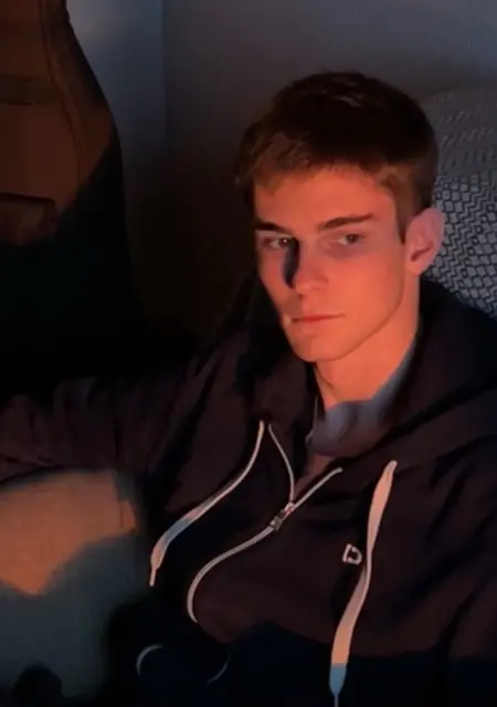 Олег из Краснодара, ищу на сайте знакомства на одну ночь