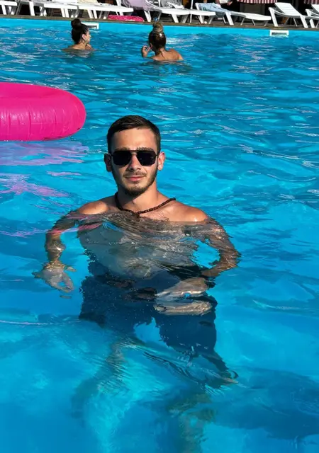 Я Арам, 24, знакомлюсь без обязательств в Армавире