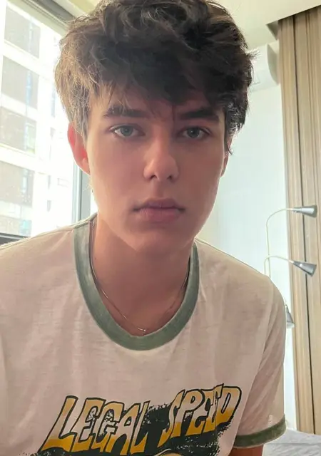 Я Ruel, 20, из Краснодара, ищу знакомства на одну ночь