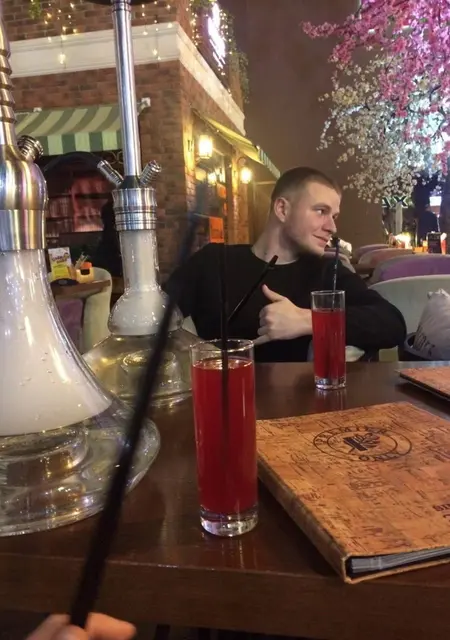 Я Влад, 22, знакомлюсь для открытые отношения в Геленджике