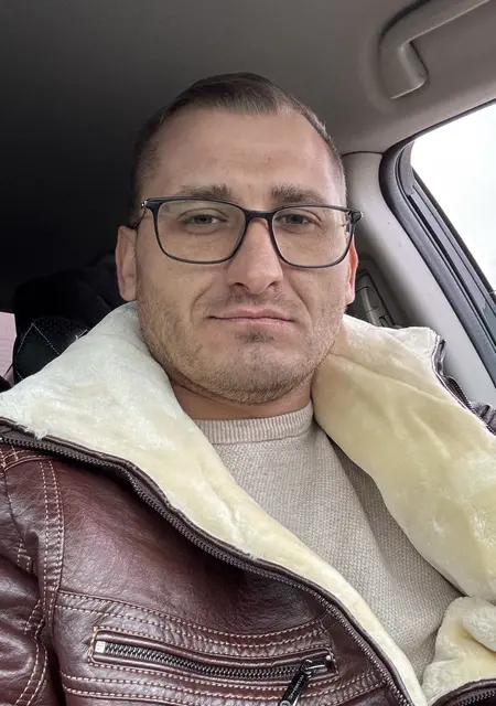 Я Денис, 30, знакомлюсь для приятного времяпровождения в Санкт-Петербурге