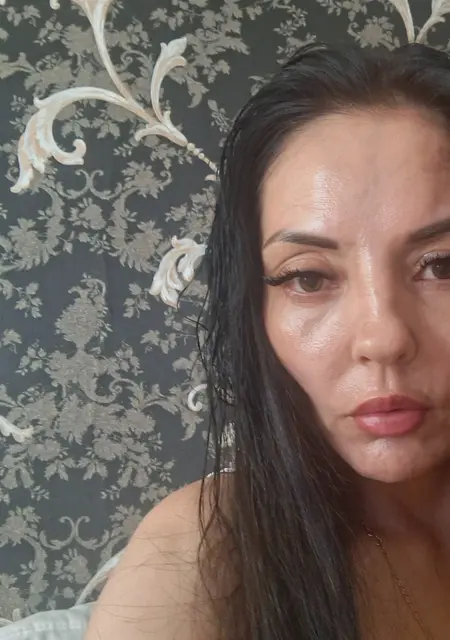 Марина из Омска, ищу на сайте открытые отношения