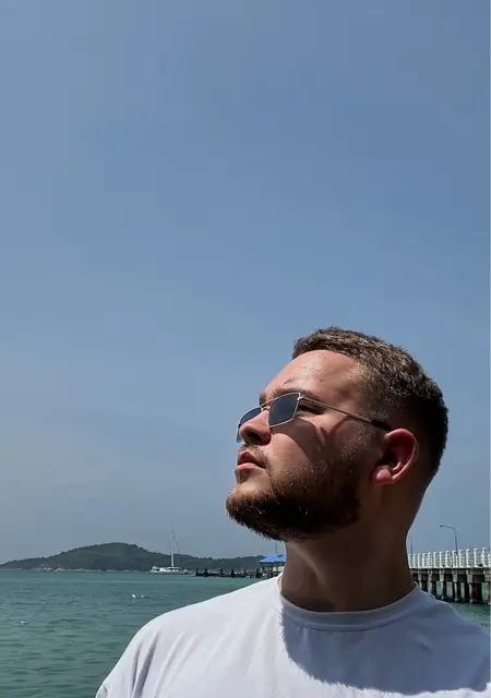 Я Никита, 21, из Мурино, ищу знакомства без обязательств