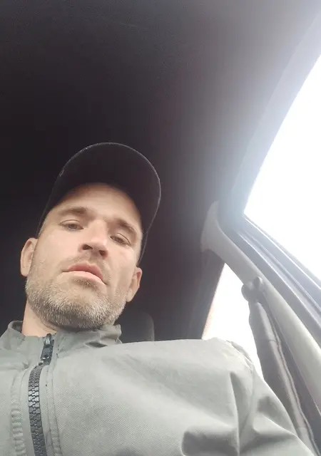 Я Александр, 39, из Великого Новгорода, ищу знакомства без обязательств