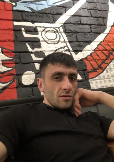 Я Том, 28, из Нижнего Новгорода, ищу знакомства на одну ночь