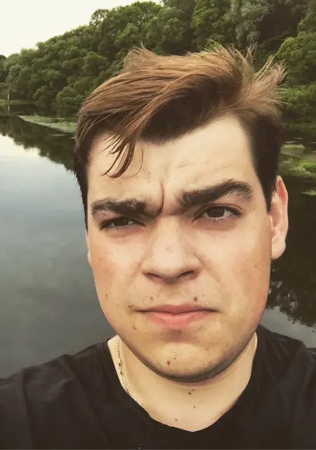 Павел из Брянска, мне 30, познакомлюсь для приятного времяпровождения