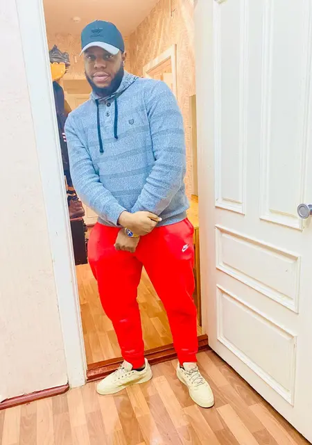 Chisom Emmanuel из Ухты, ищу на сайте знакомства на одну ночь