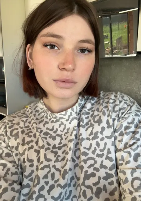 Я Ангелинка, 24, из Ижевска, ищу знакомства без обязательств