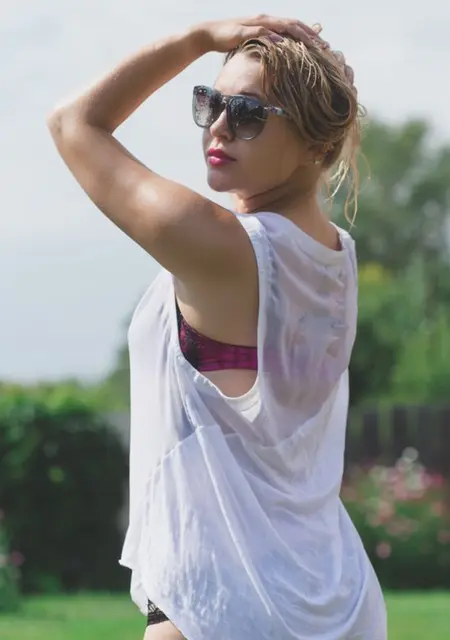 Вика из Екатеринбурга, ищу на сайте приятное времяпровождение