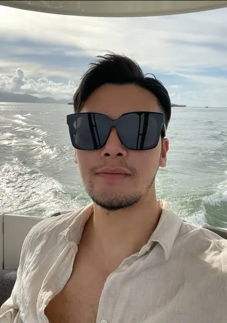 Я Максим, 25, из Обнинска, ищу знакомства без обязательств