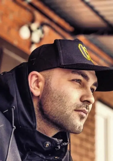 Влад из Мурманска, ищу на сайте знакомства без обязательств