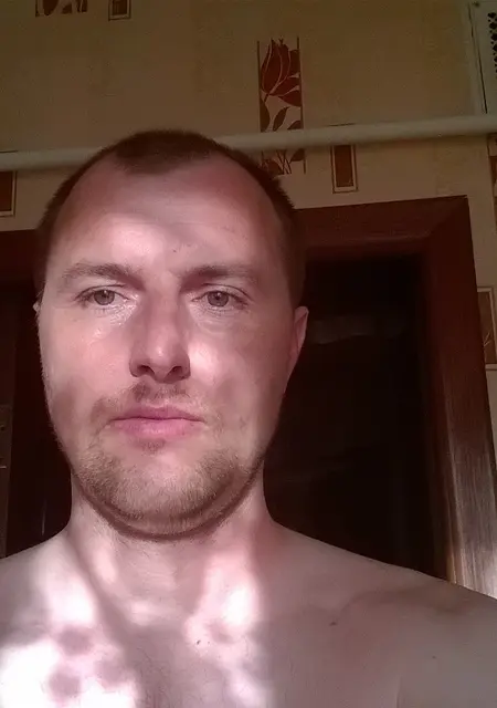 Валера из Пскова, мне 40, познакомлюсь на одну ночь