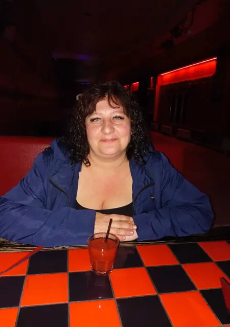 Елена из Саратова, мне 41, познакомлюсь для общения