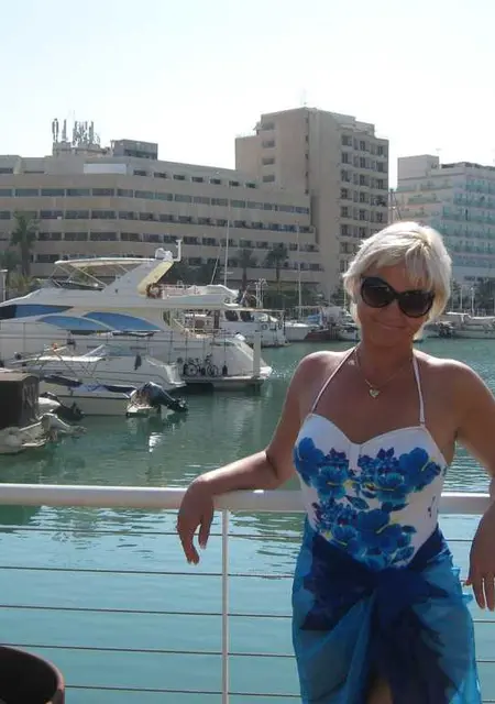 Диана из Санкт-Петербурга, мне 51, познакомлюсь без обязательств