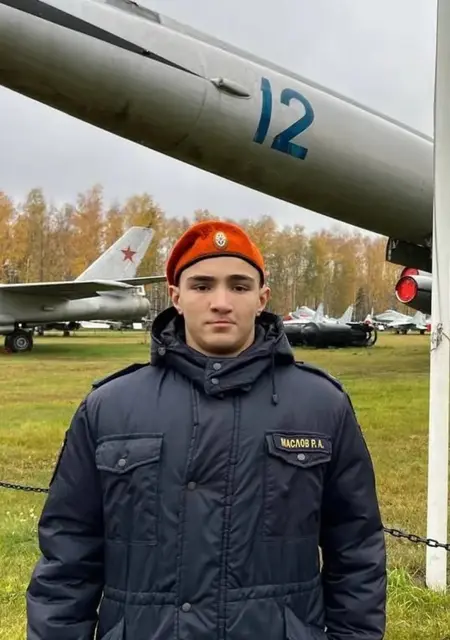 Я Ruslan, 18, знакомлюсь на одну ночь в Дзержинске