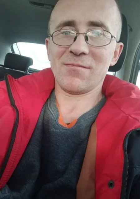 Павел из Брянска, мне 45, познакомлюсь для приятного времяпровождения