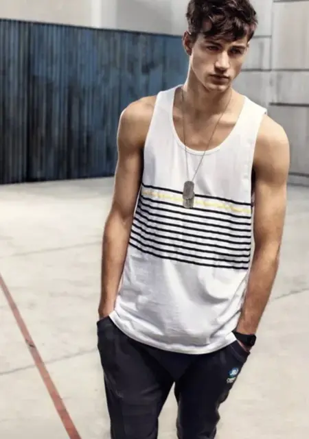 Я Антон, 28, из Тулы, ищу знакомства без обязательств