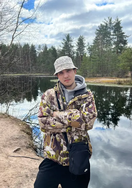 Я Artemiy, 21, из Коломны, ищу знакомства на одну ночь