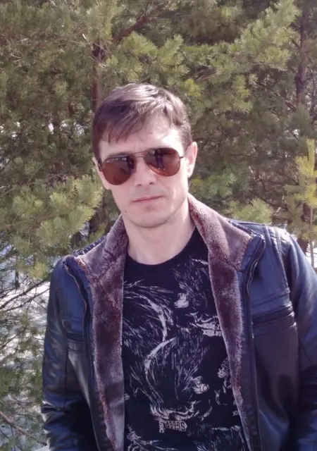 Я Владимир, 43, знакомлюсь без обязательств в Ульяновске