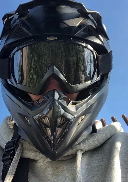 Я Тёма, 19, из Березников, ищу знакомства на одну ночь